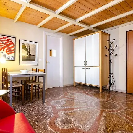 Fossalta Mezzanine, Few Steps From Piazza Maggiore Apartment *